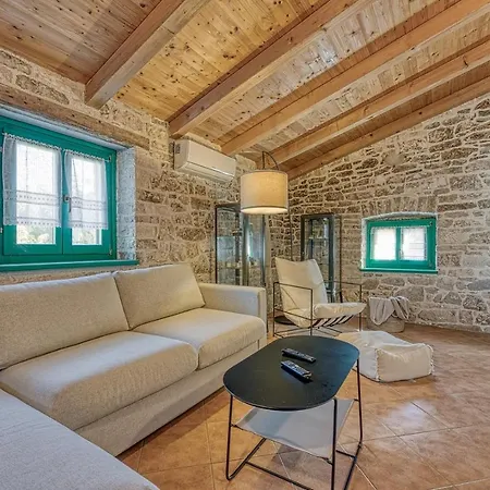 Casa Helena With Whirlpool Feriehus *