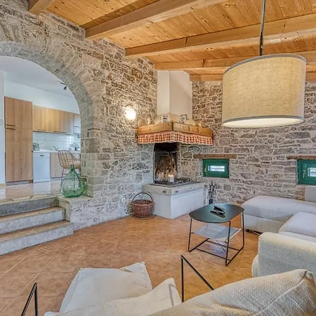 Casa Helena With Whirlpool